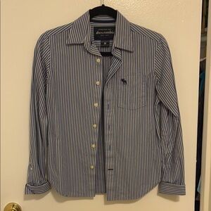Abercrombie & Fitch Blue Striped Button Down Shirt Women’s Medium
